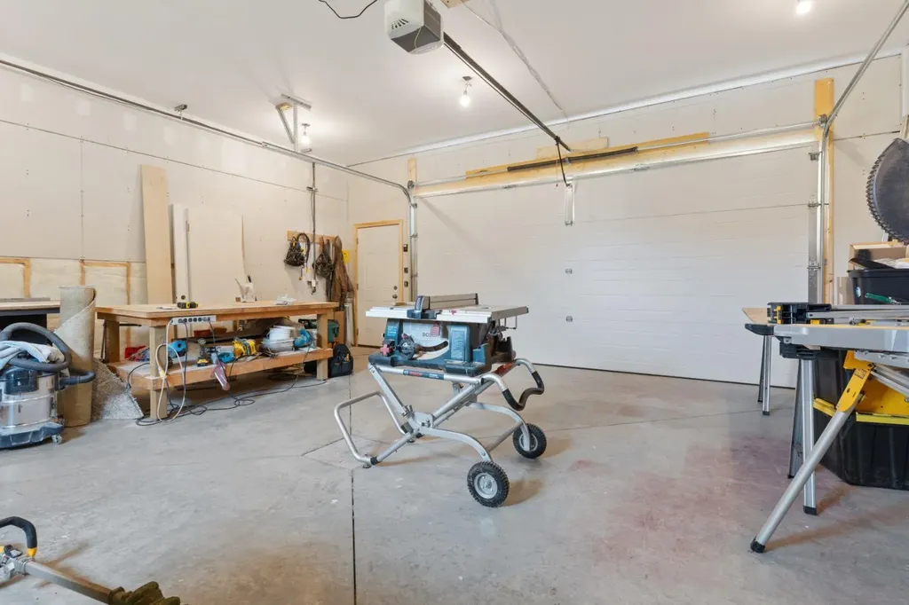 120 Dominion Street Kingman AB T0B 2M0