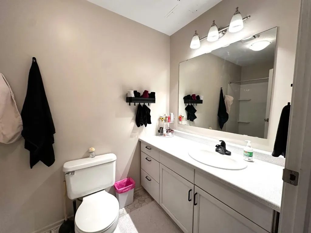 4811 48 Street Camrose AB T4V1L4