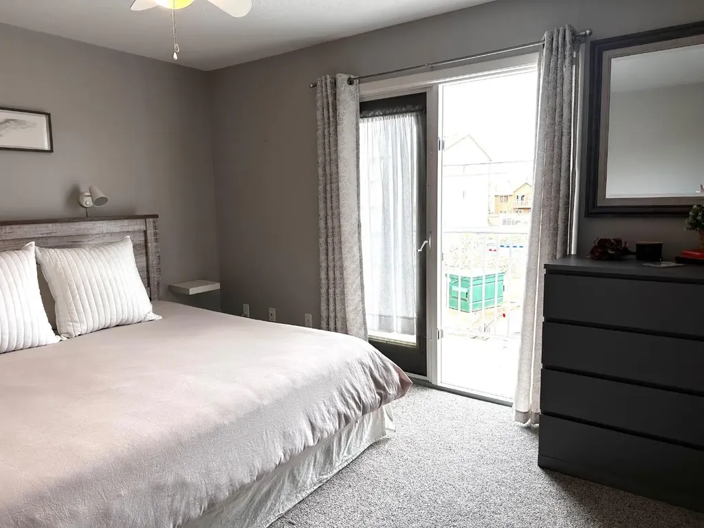 4811 48 Street Camrose AB T4V1L4