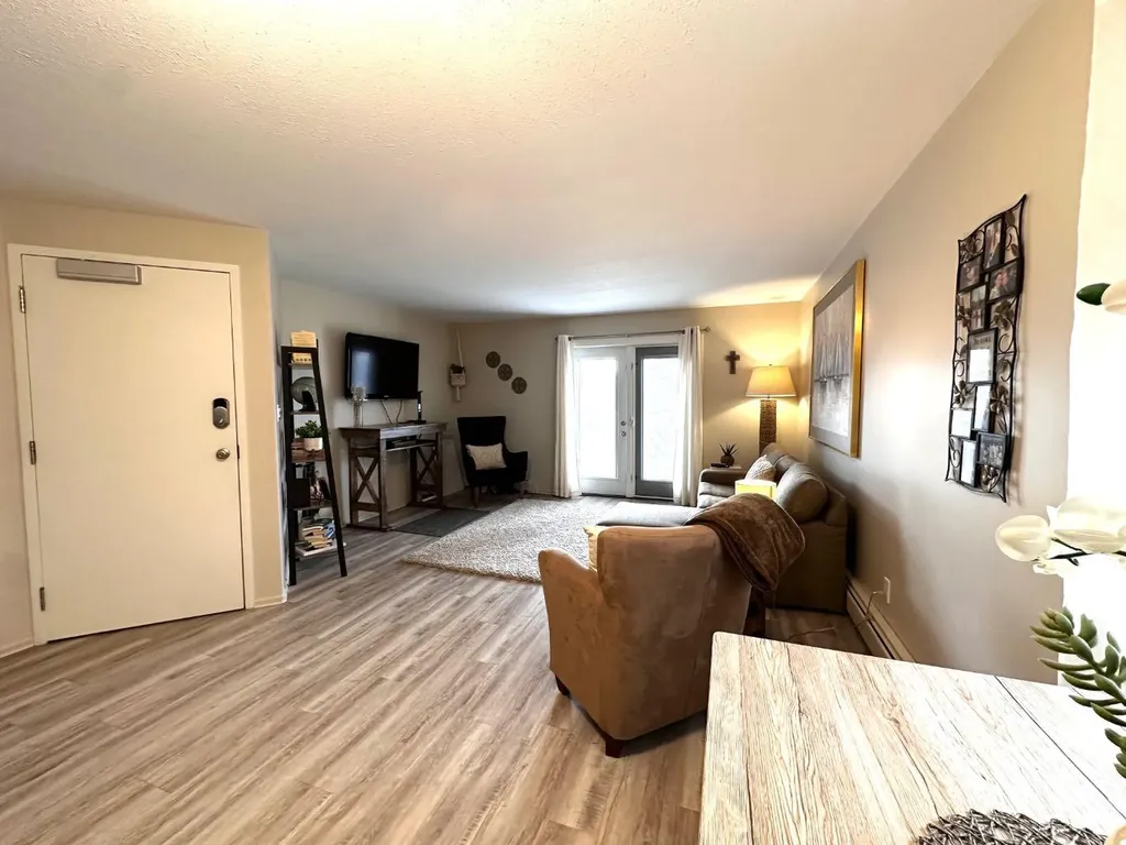 4811 48 Street Camrose AB T4V1L4