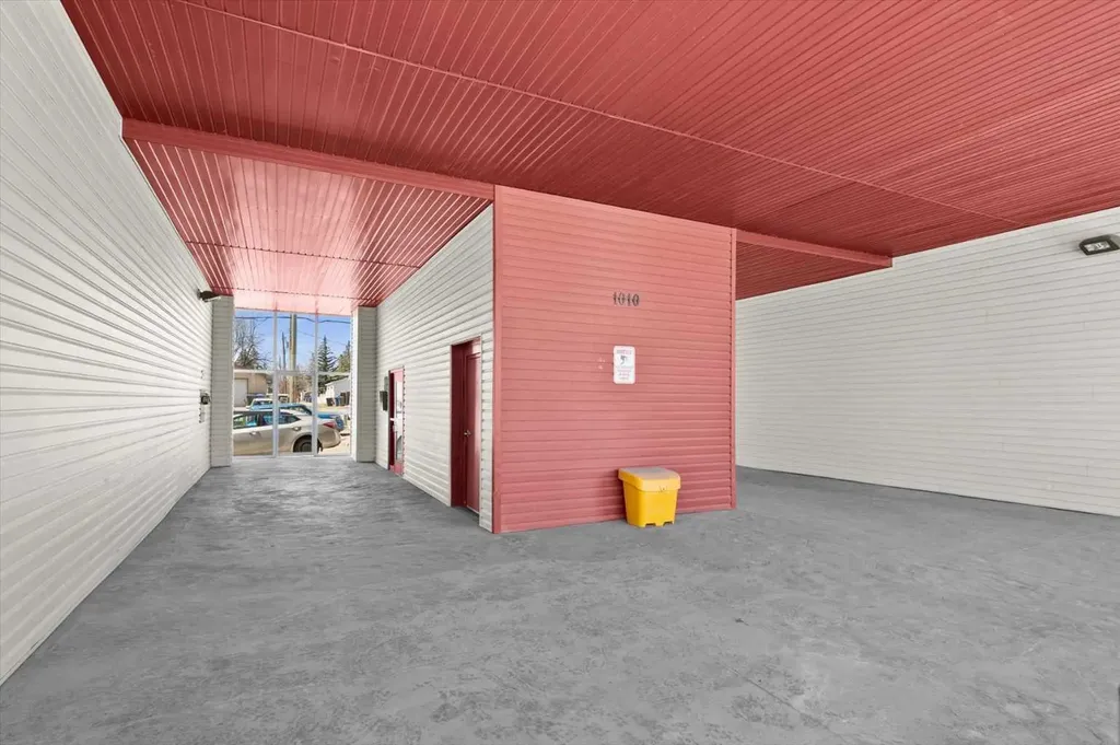 1010 Railway Street Crossfield AB T0M 0M0