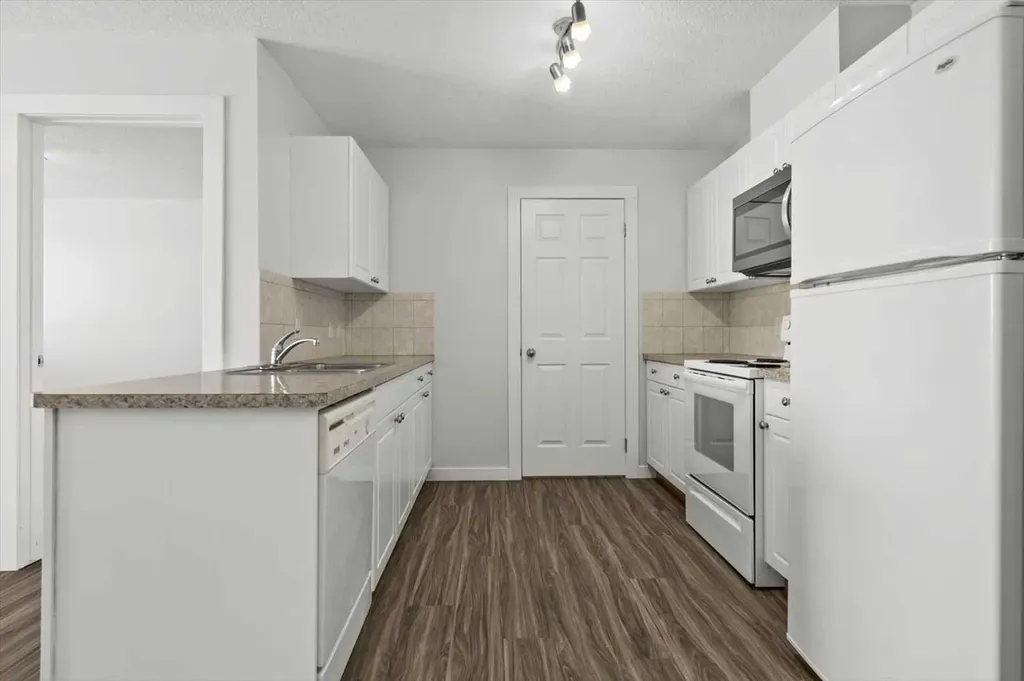 1010 Railway Street Crossfield AB T0M 0M0