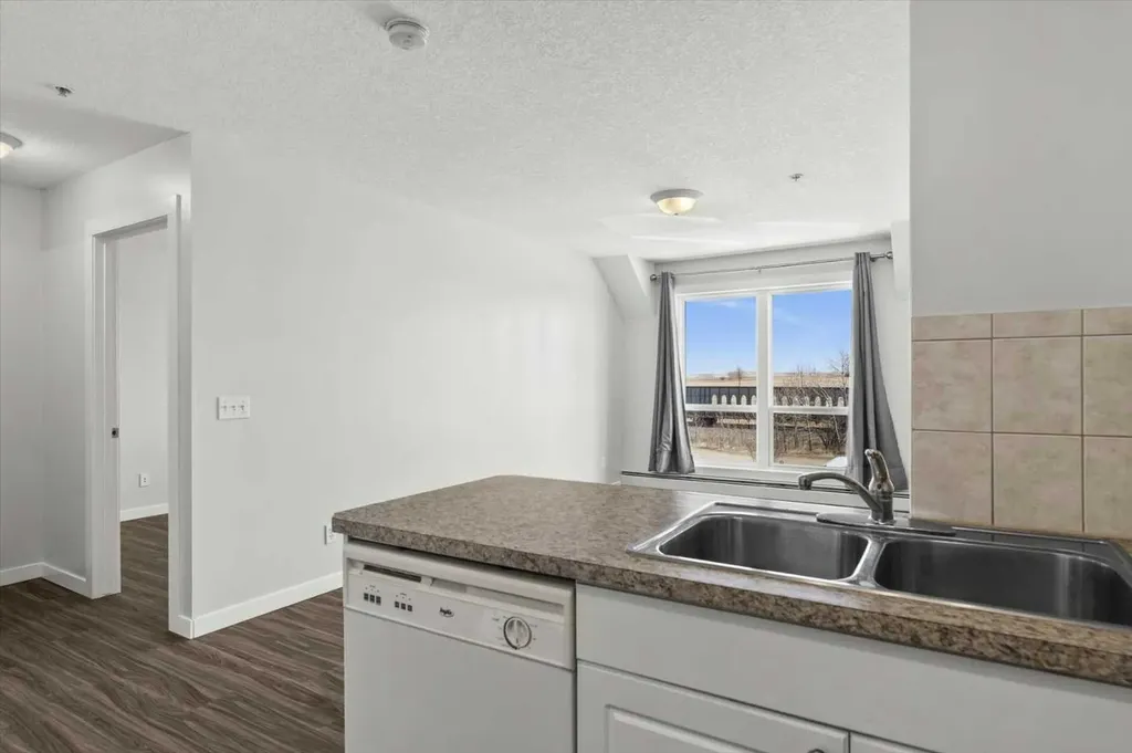 1010 Railway Street Crossfield AB T0M 0M0