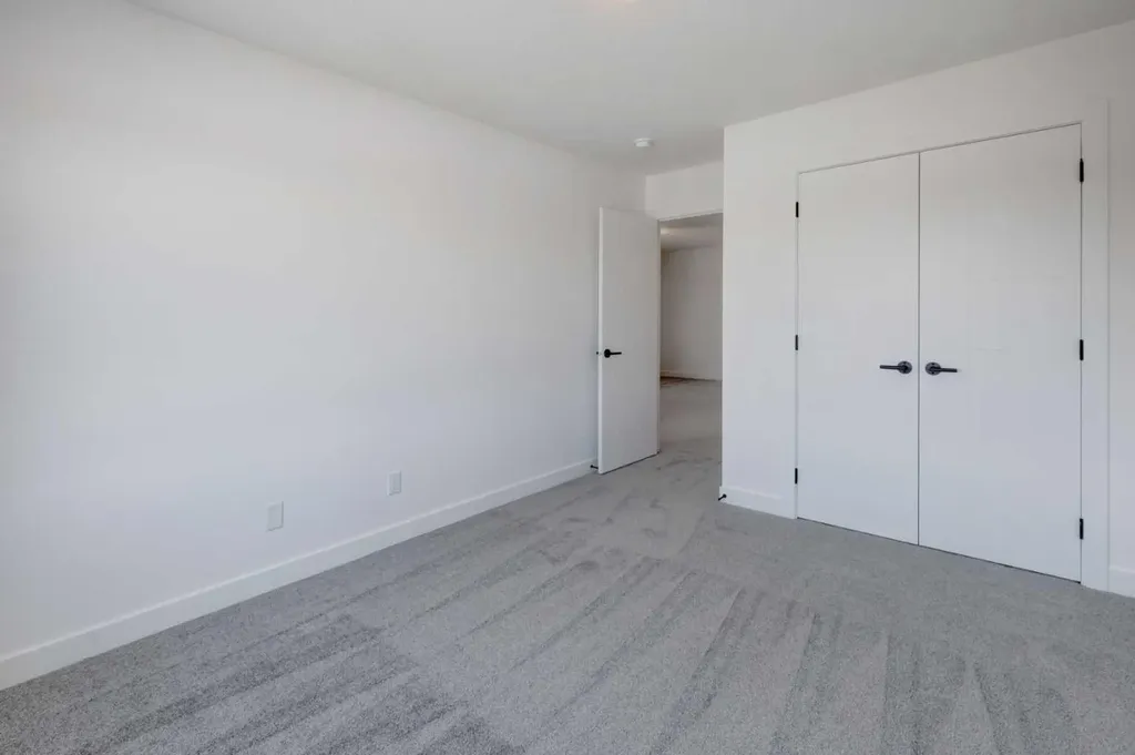 1481 South Point Villas SW Airdrie AB T4B 5P2