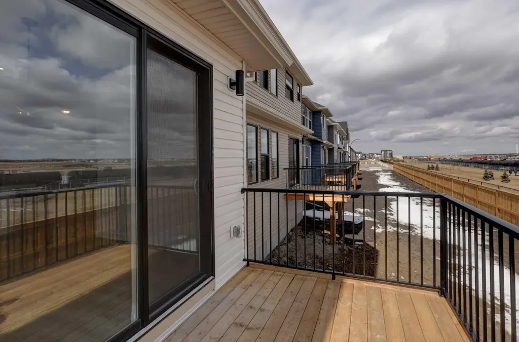 1481 South Point Villas SW Airdrie AB T4B 5P2