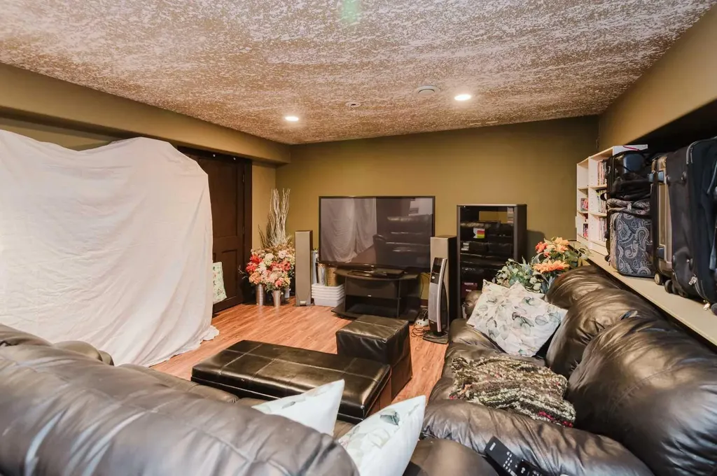69479 Rr72 Grovedale AB T8W 5G5