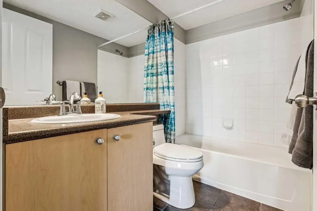 2371 Eversyde Avenue SW Calgary AB T2Y 5B8