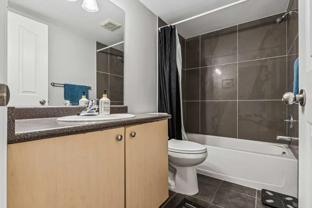 2371 Eversyde Avenue SW Calgary AB T2Y 5B8