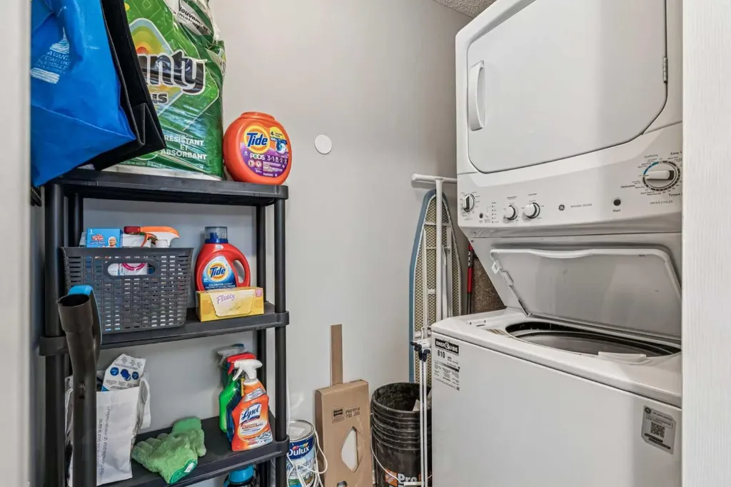 2371 Eversyde Avenue SW Calgary AB T2Y 5B8