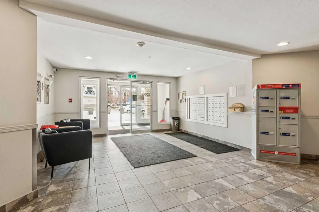 2371 Eversyde Avenue SW Calgary AB T2Y 5B8