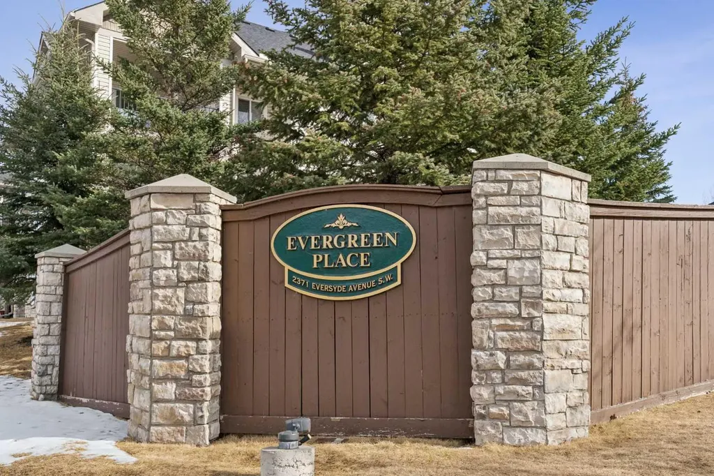2371 Eversyde Avenue SW Calgary AB T2Y 5B8