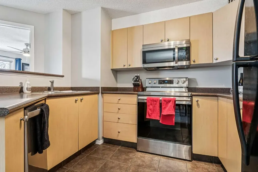 2371 Eversyde Avenue SW Calgary AB T2Y 5B8