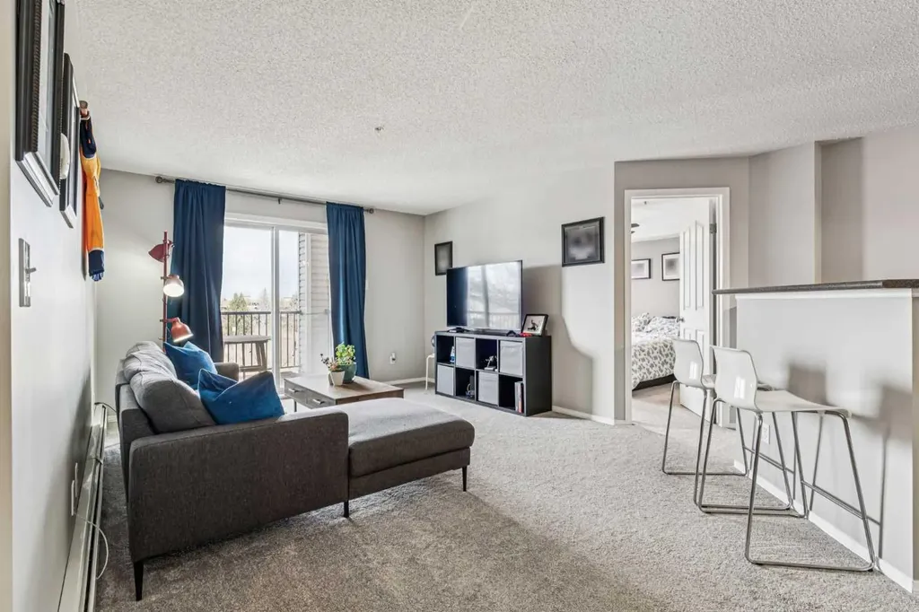 2371 Eversyde Avenue SW Calgary AB T2Y 5B8