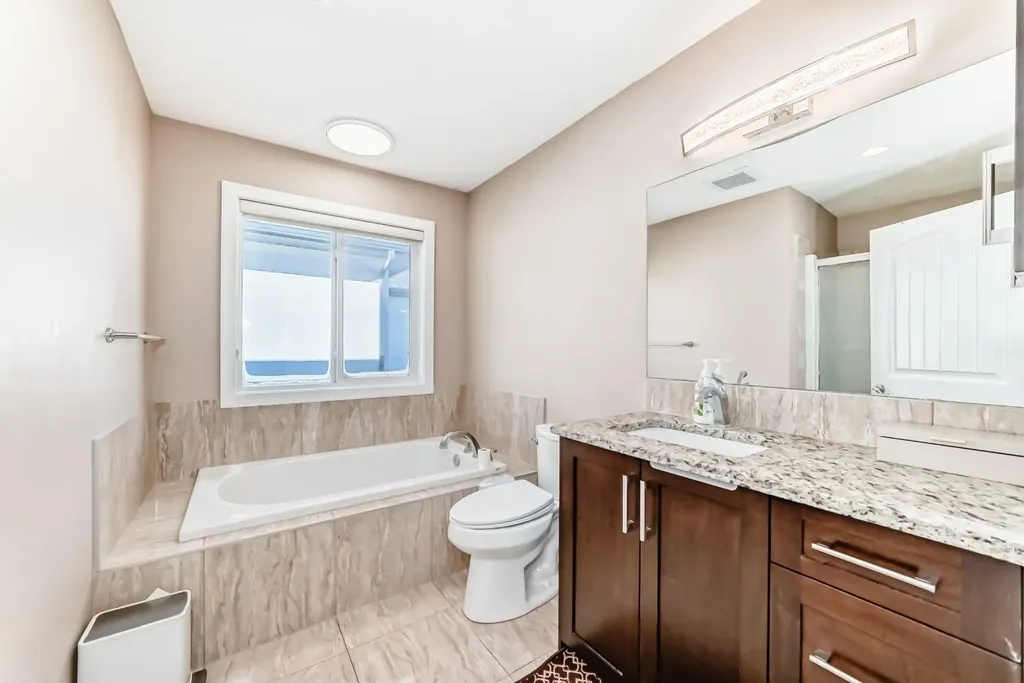 40 Saddlelake Gardens NE Calgary AB T3J0R7