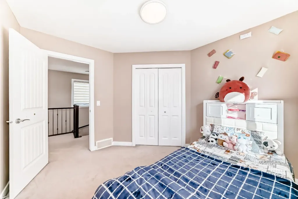 40 Saddlelake Gardens NE Calgary AB T3J0R7