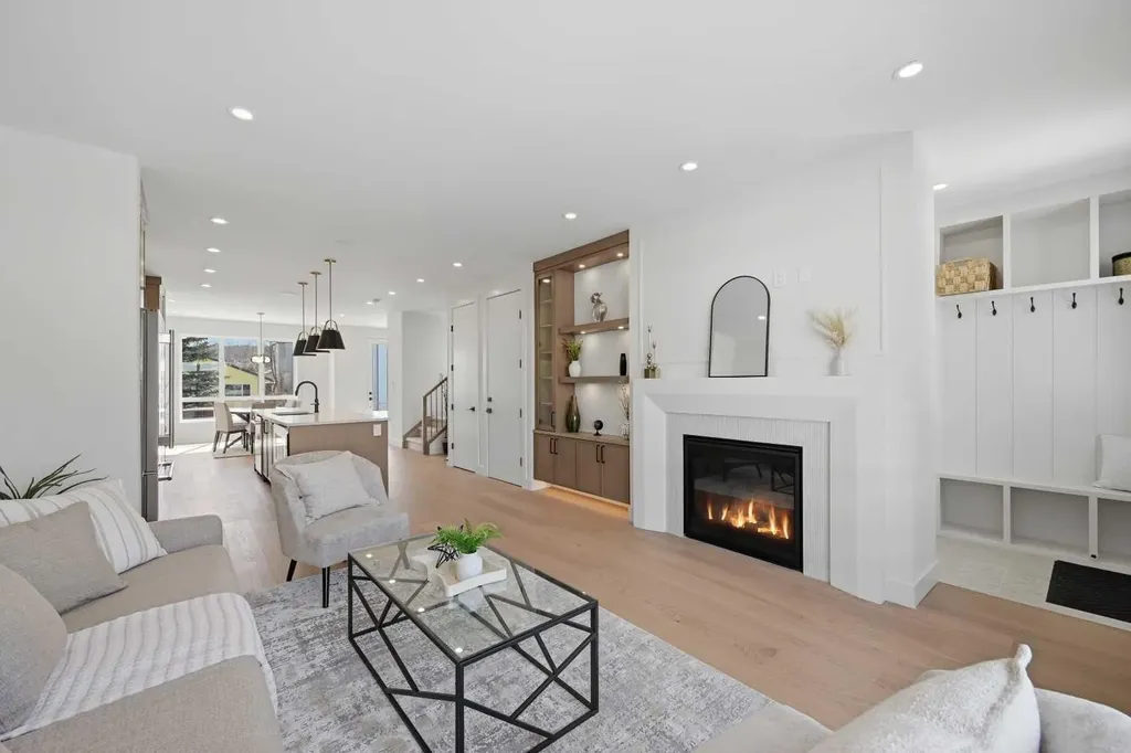 8140 47 Avenue NW Calgary AB T3B 1Z5