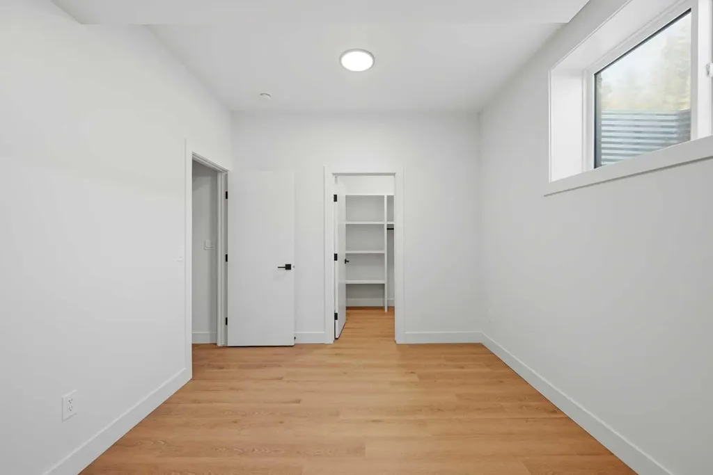 8140 47 Avenue NW Calgary AB T3B 1Z5