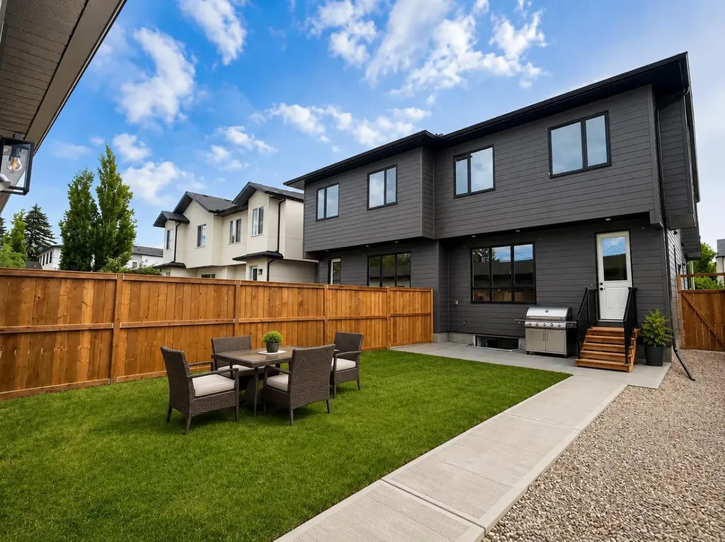 8140 47 Avenue NW Calgary AB T3B 1Z5