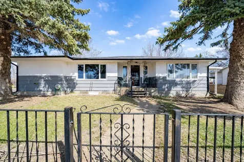 202 3 Avenue E Bow Island AB T0K 0G0