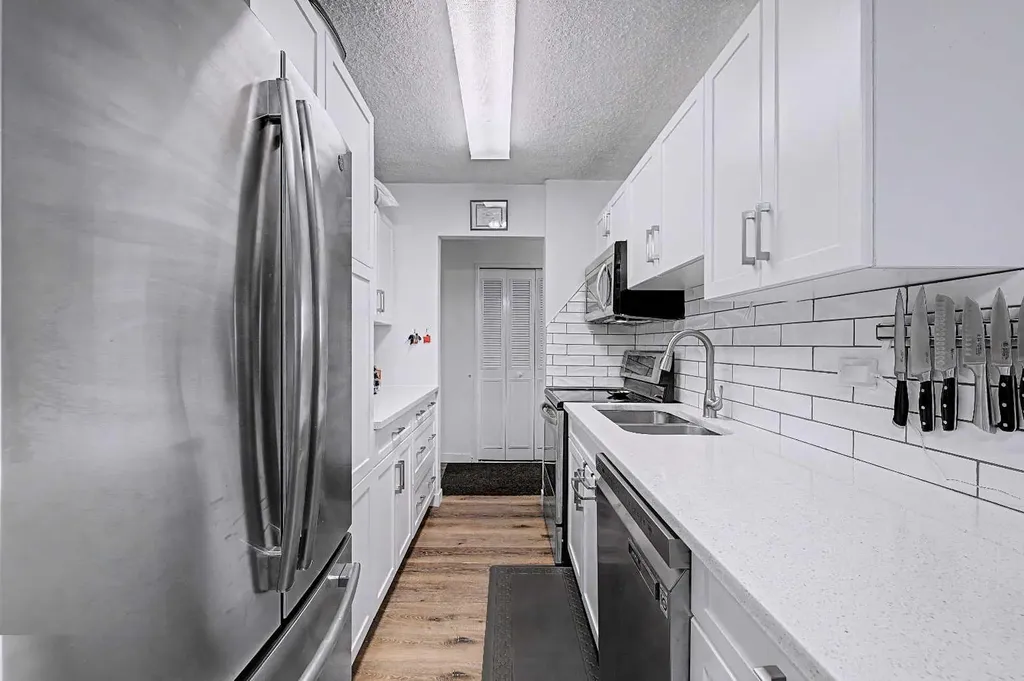 1616 8 Avenue NW Calgary AB T2N1C3