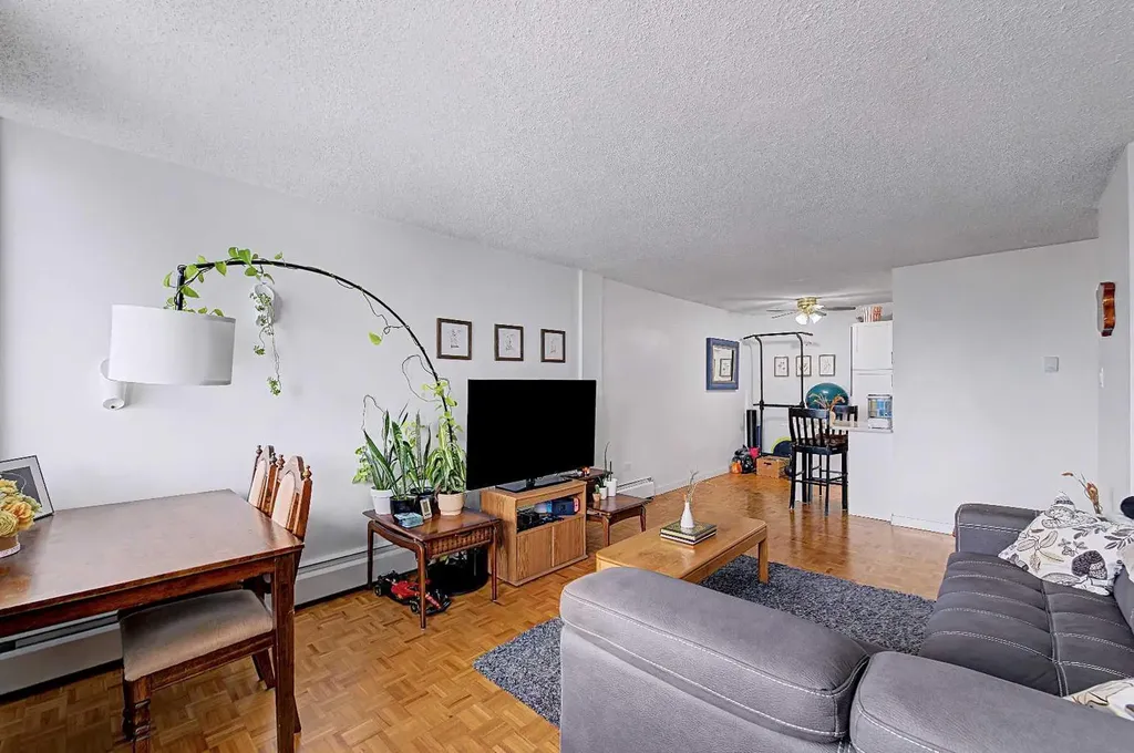 1616 8 Avenue NW Calgary AB T2N1C3