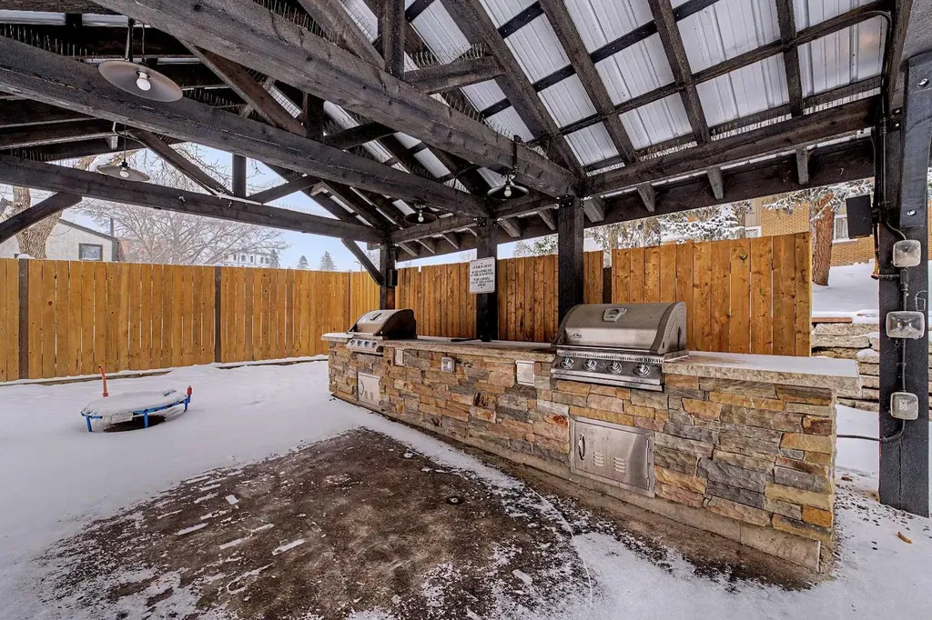 1616 8 Avenue NW Calgary AB T2N1C3