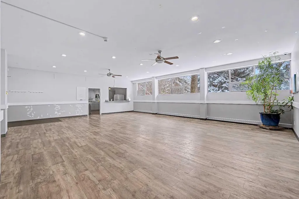 1616 8 Avenue NW Calgary AB T2N1C3