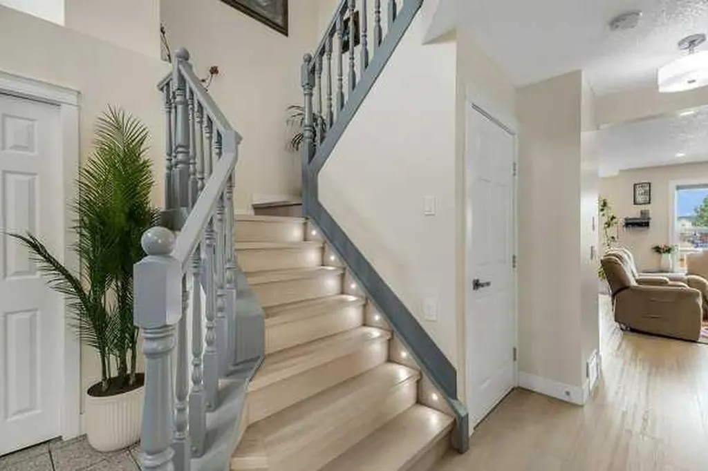 16 Saddletree Close NE Calgary AB T3J 5H9