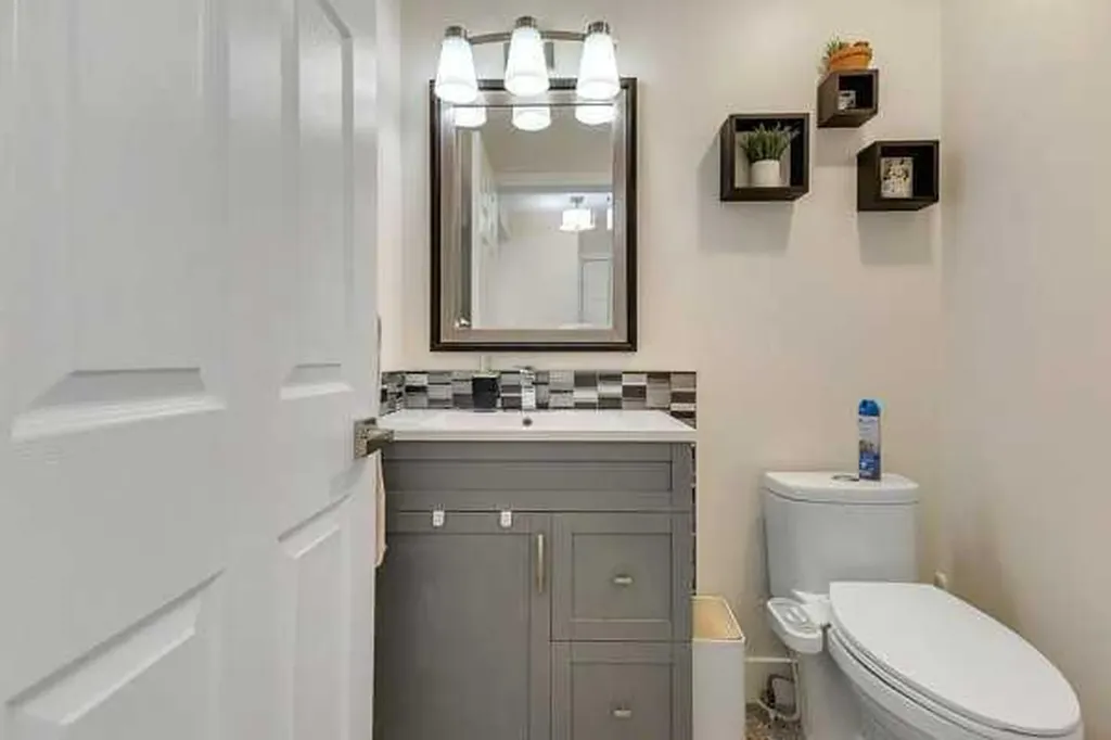 16 Saddletree Close NE Calgary AB T3J 5H9