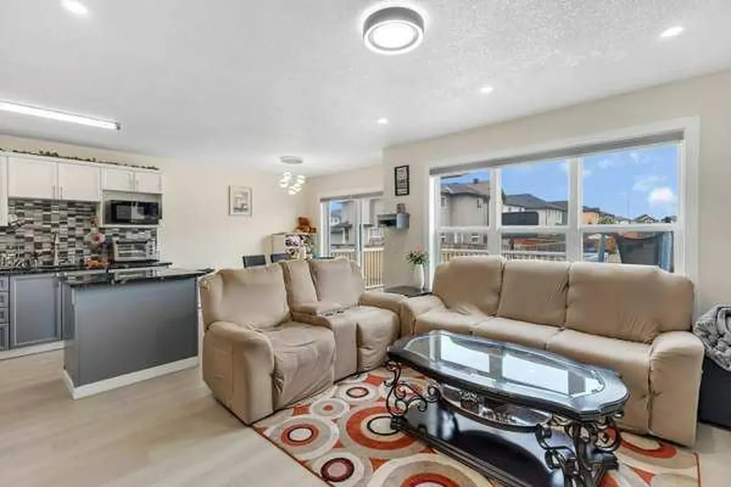 16 Saddletree Close NE Calgary AB T3J 5H9