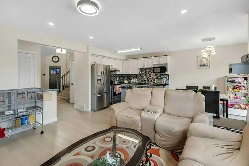 16 Saddletree Close NE Calgary AB T3J 5H9