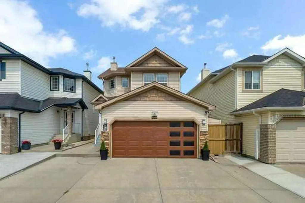 16 Saddletree Close NE Calgary AB T3J 5H9
