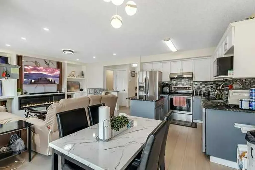 16 Saddletree Close NE Calgary AB T3J 5H9