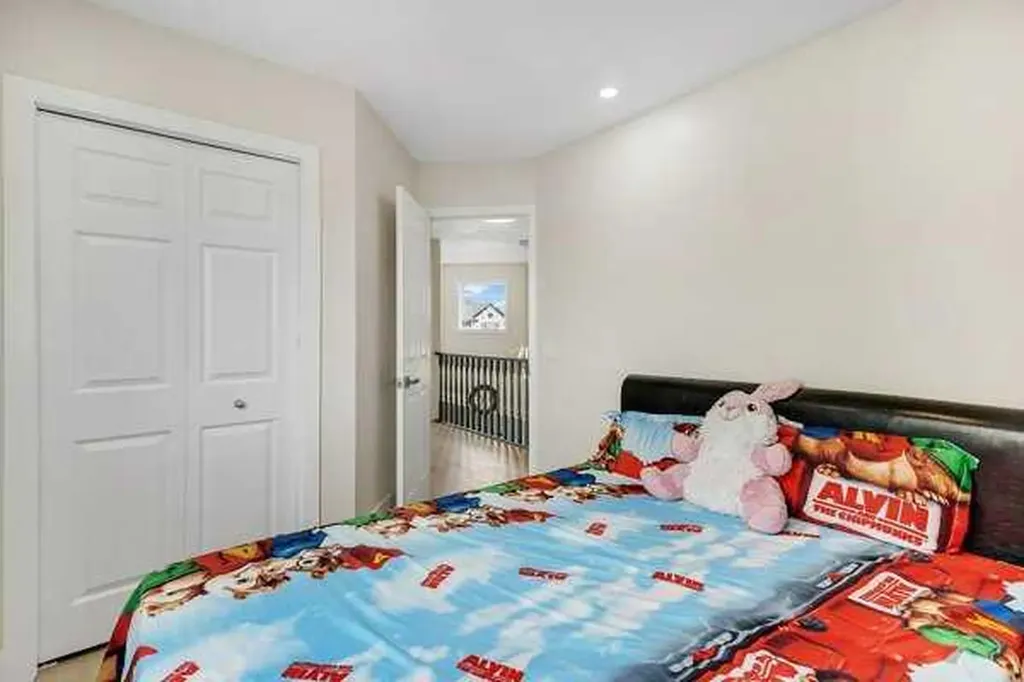16 Saddletree Close NE Calgary AB T3J 5H9