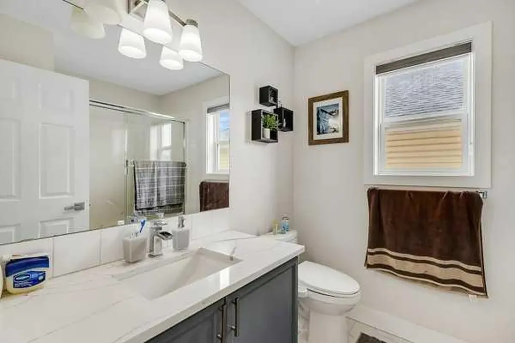 16 Saddletree Close NE Calgary AB T3J 5H9