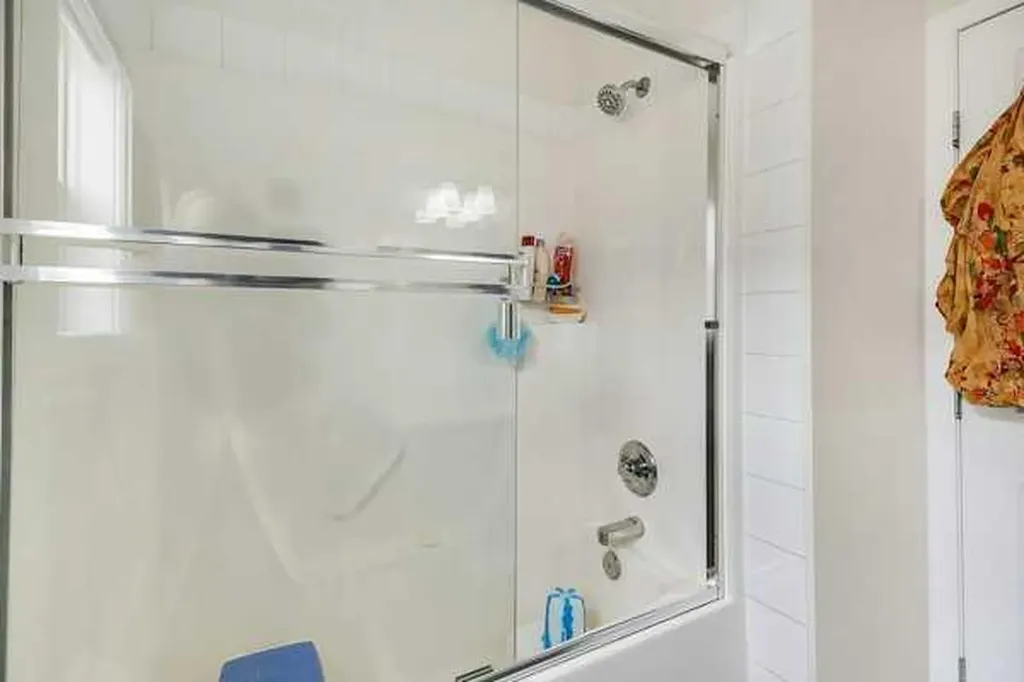 16 Saddletree Close NE Calgary AB T3J 5H9