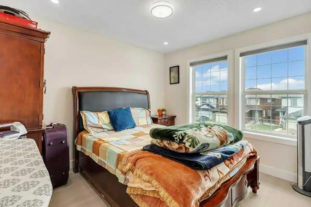 16 Saddletree Close NE Calgary AB T3J 5H9