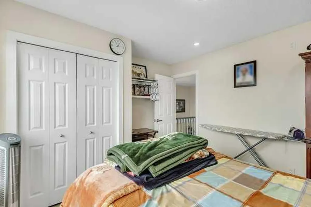 16 Saddletree Close NE Calgary AB T3J 5H9