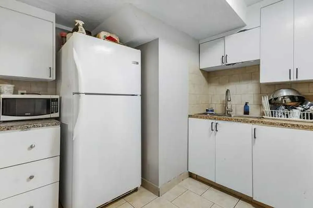 16 Saddletree Close NE Calgary AB T3J 5H9
