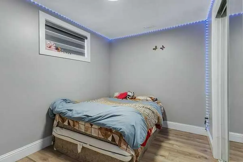 16 Saddletree Close NE Calgary AB T3J 5H9