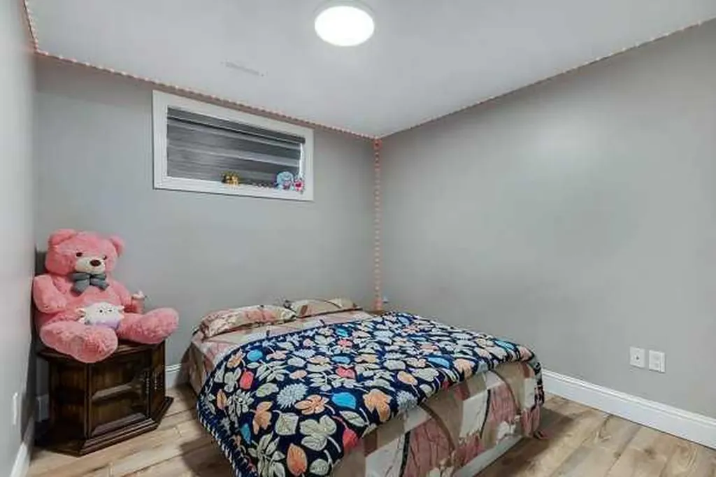16 Saddletree Close NE Calgary AB T3J 5H9