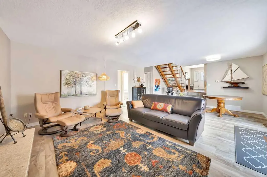 810 10 Avenue Wainwright AB T9W 1B8