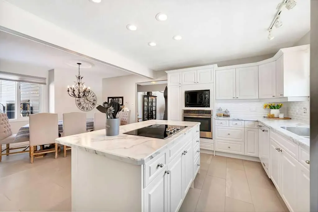 810 10 Avenue Wainwright AB T9W 1B8