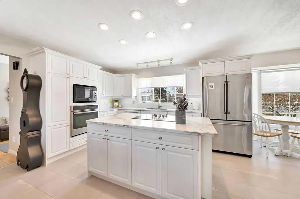 810 10 Avenue Wainwright AB T9W 1B8