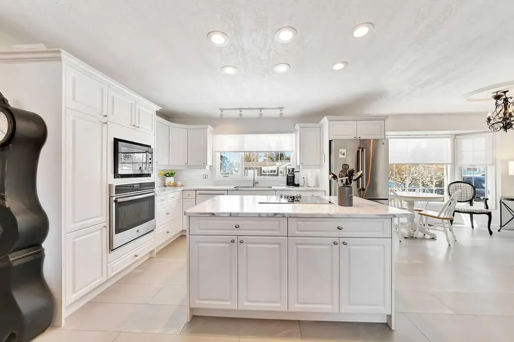 810 10 Avenue Wainwright AB T9W 1B8