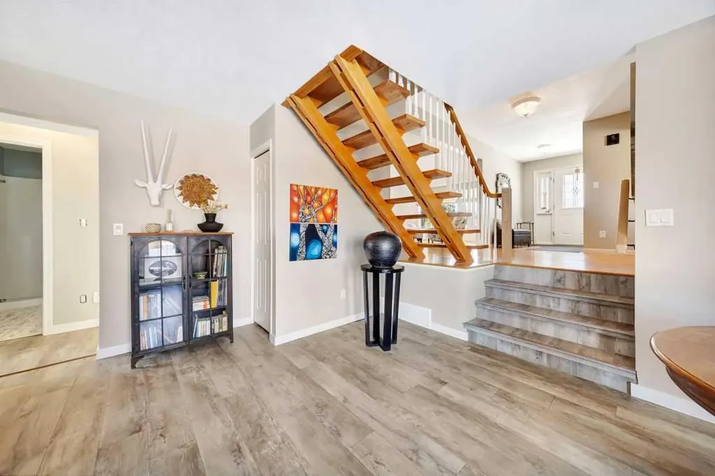 810 10 Avenue Wainwright AB T9W 1B8