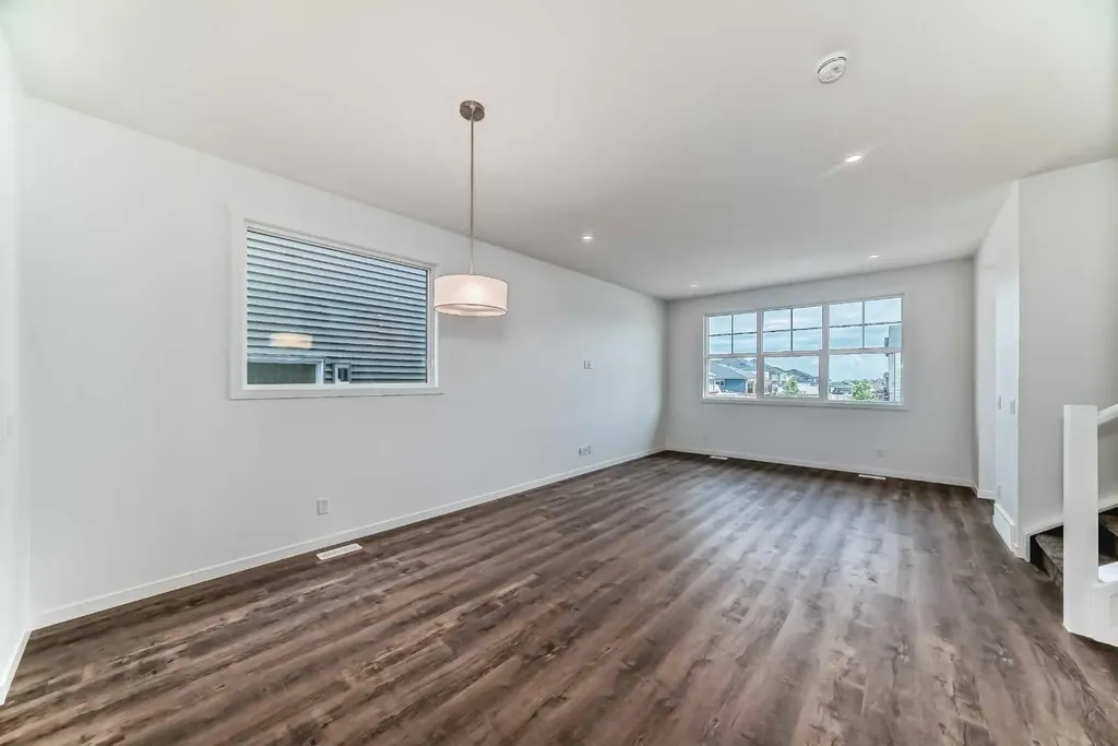 72 Wedderburn Drive Okotoks AB T1S5X2