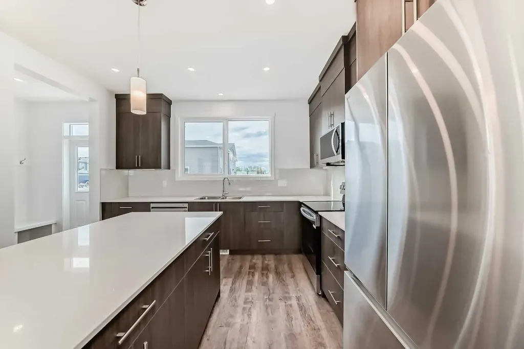 72 Wedderburn Drive Okotoks AB T1S5X2