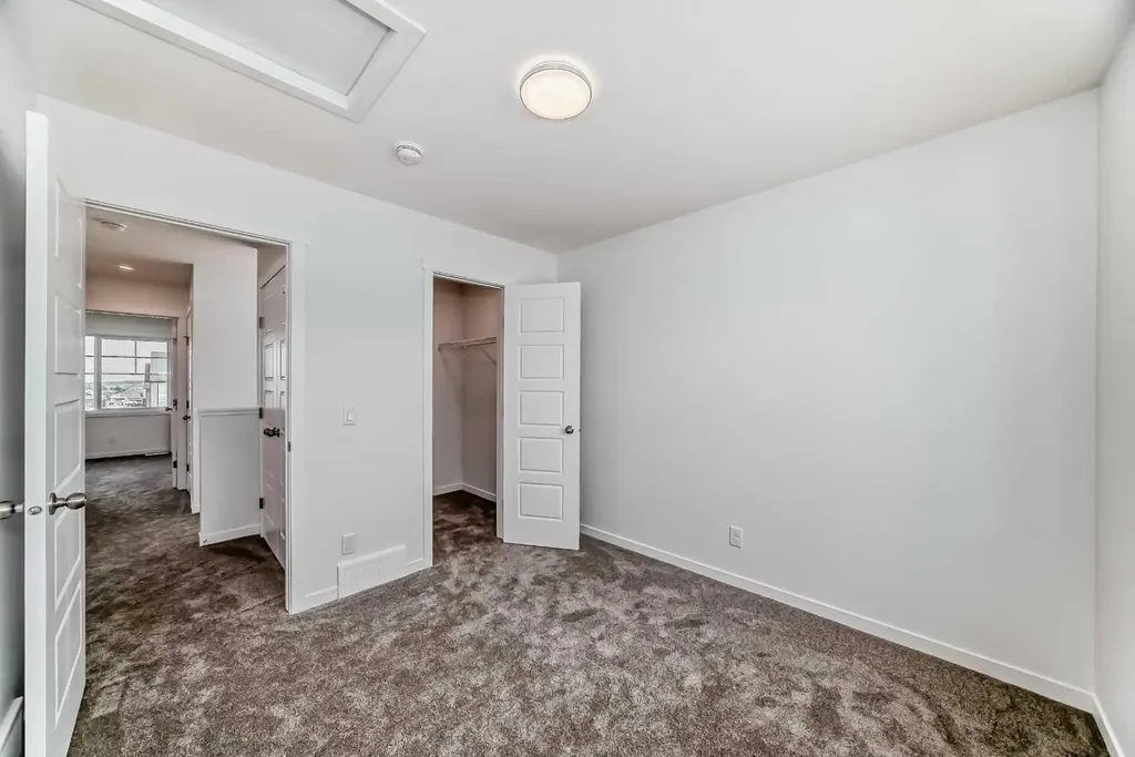 72 Wedderburn Drive Okotoks AB T1S5X2