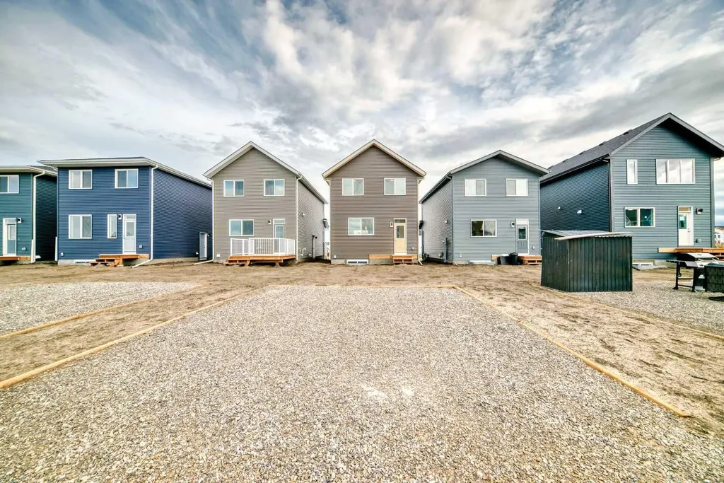 72 Wedderburn Drive Okotoks AB T1S5X2